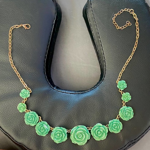 Jewelry - Vintage Rosette Statement Necklace